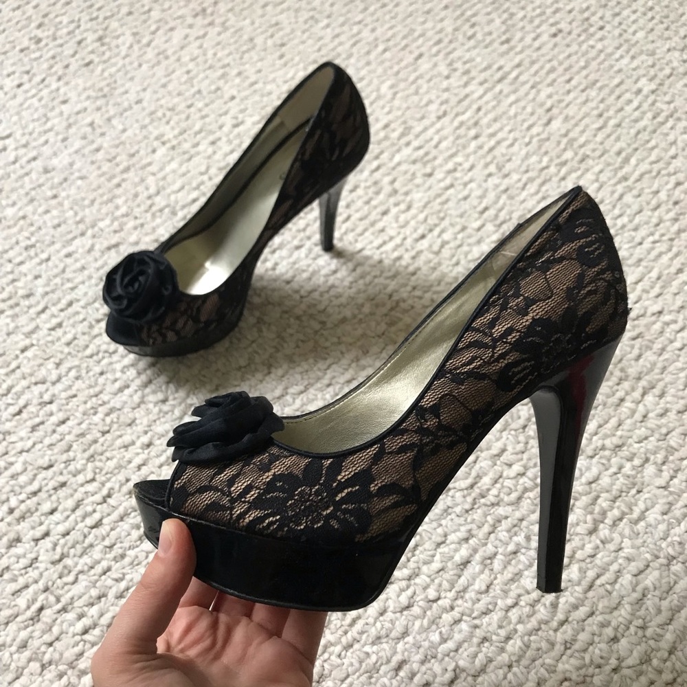 Guess lace platform heels